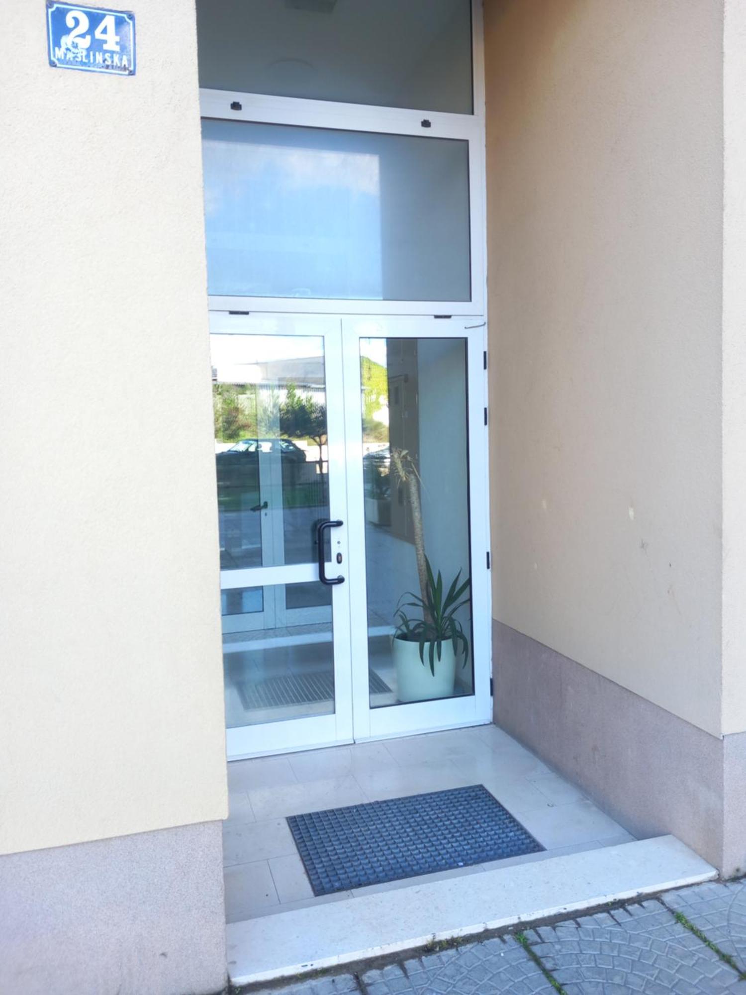 Apartment Harmony - Pleasant And Comfortable Place With A Balcony And A Secured Garage Split Exterior foto